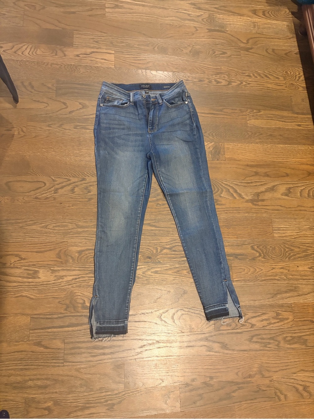 Judy Blue Medium Wash Ankle Jeans - Picture 2 of 6